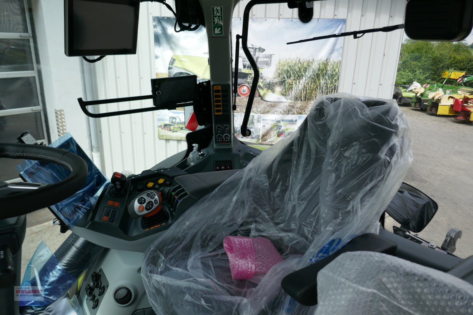 Traktor del tipo CLAAS Axion 870 CMATIC CEBIS NightEdition, Neumaschine In Dorfen (Immagine 10)