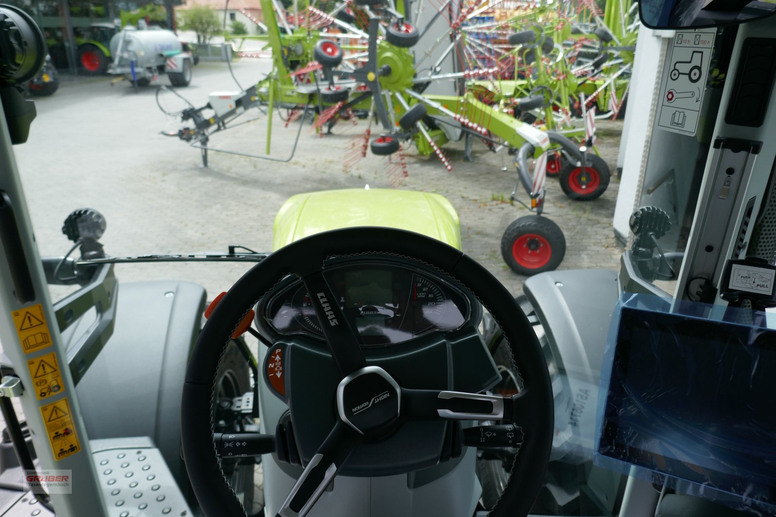 Traktor del tipo CLAAS Axion 870 CMATIC CEBIS NightEdition, Neumaschine In Dorfen (Immagine 11)