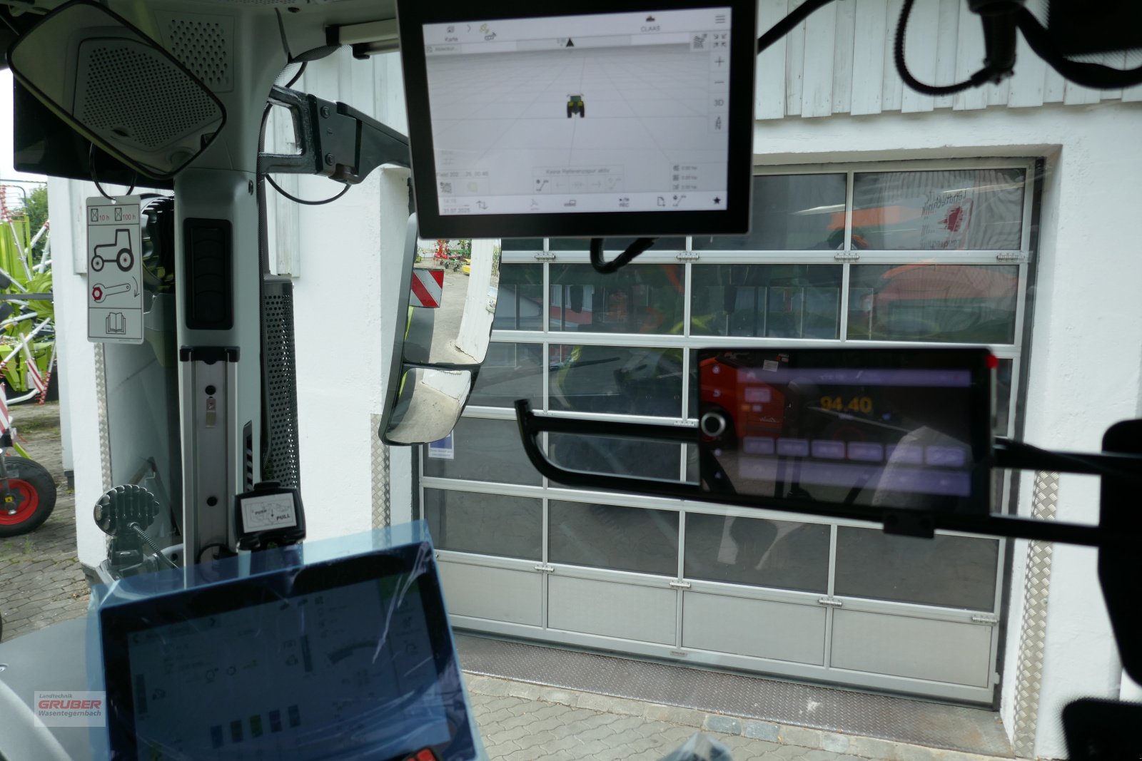 Traktor del tipo CLAAS Axion 870 CMATIC CEBIS NightEdition, Neumaschine In Dorfen (Immagine 13)