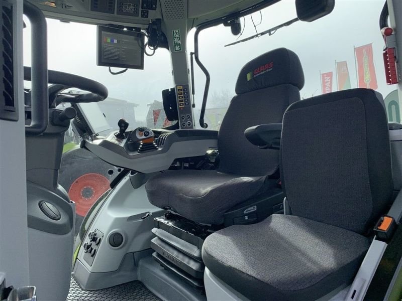 Traktor des Typs CLAAS AXION 870 CMATIC CEBIS, Vorführmaschine in Töging a. Inn (Bild 12)