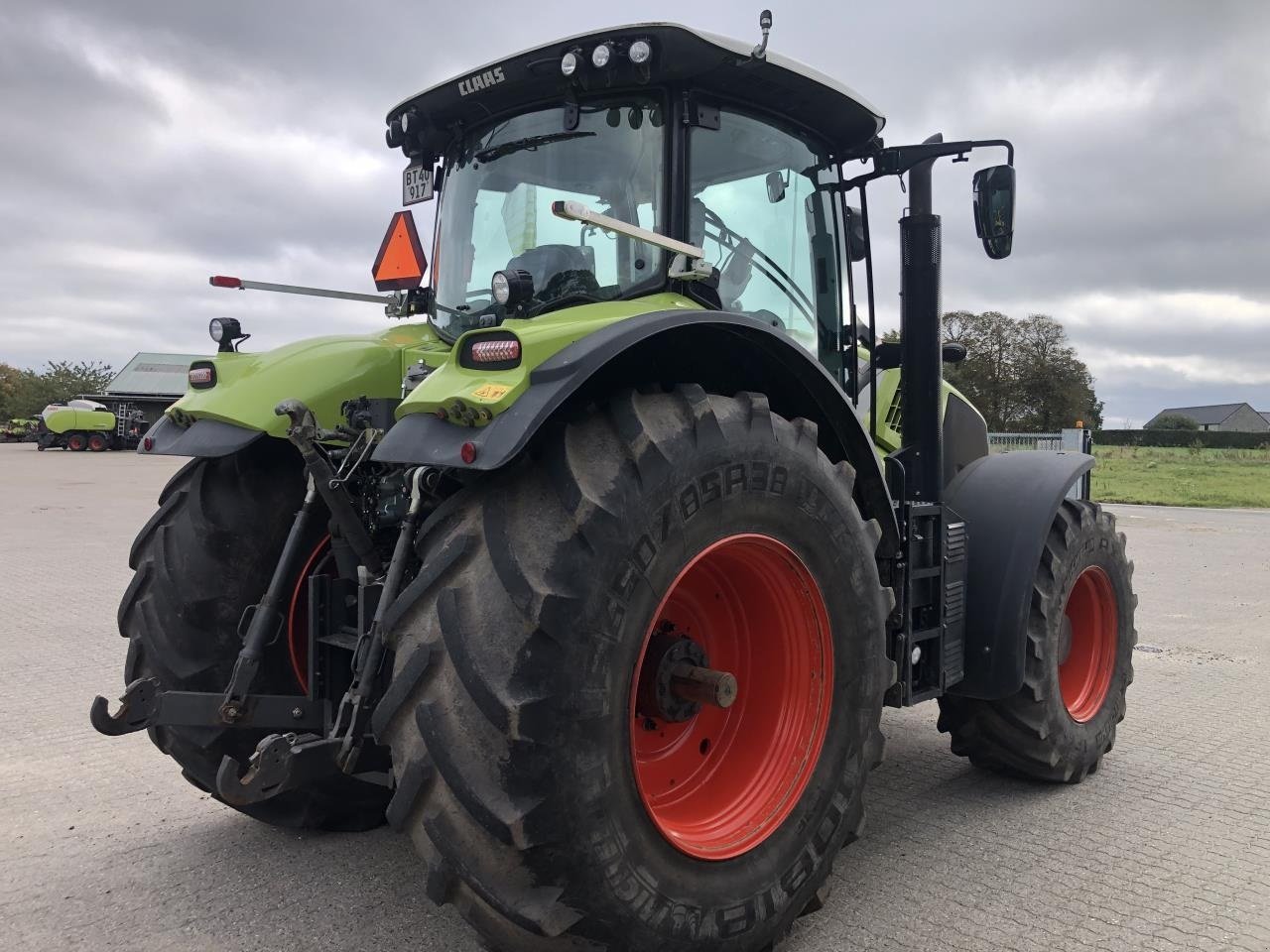 Traktor des Typs CLAAS AXION 870 CMATIC CEBIS, Gebrauchtmaschine in Aalestrup (Bild 3)