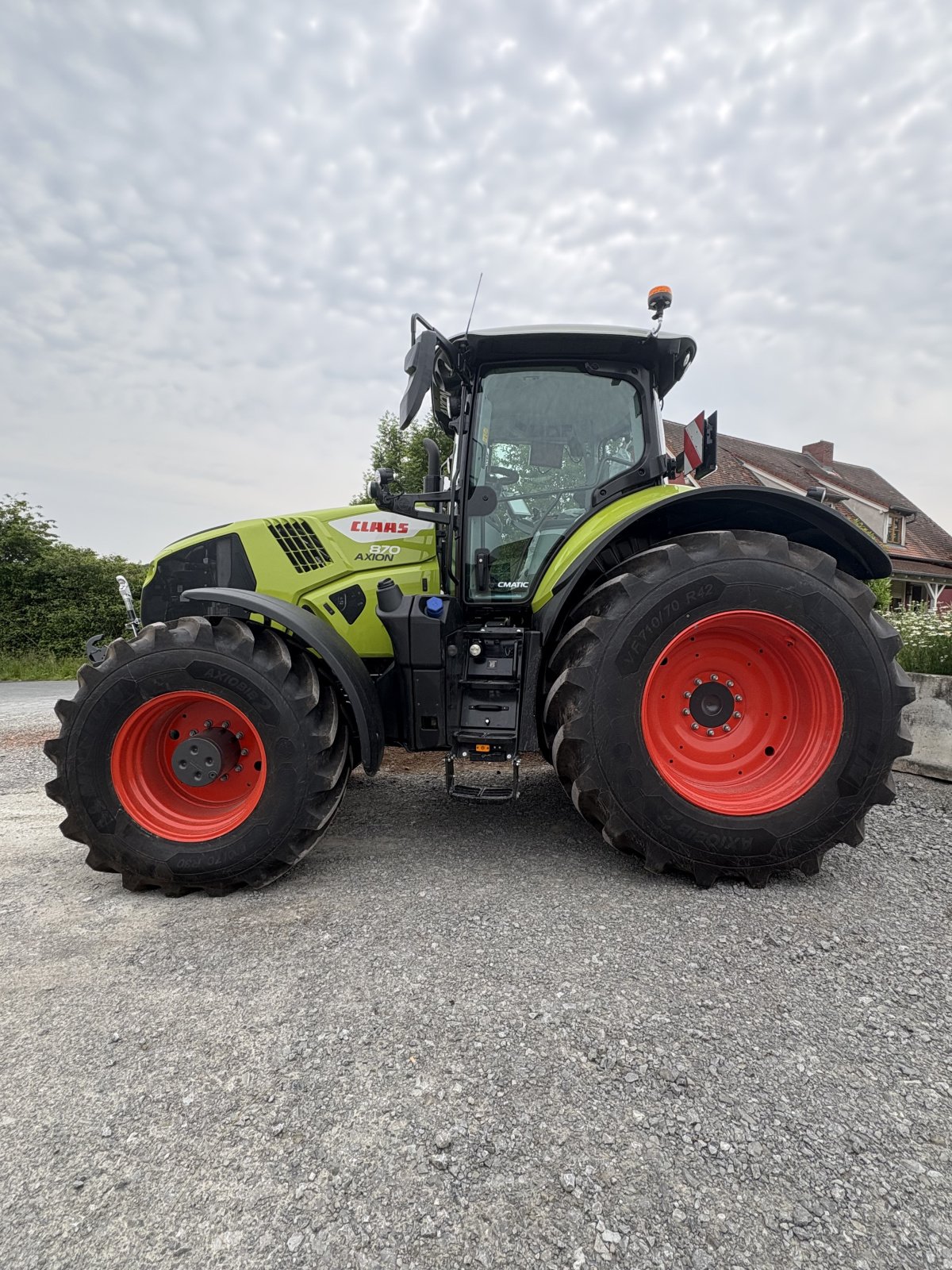 Traktor van het type CLAAS Axion 870 CMATIC  CEBIS, Gebrauchtmaschine in Oberscheinfeld (Foto 3)