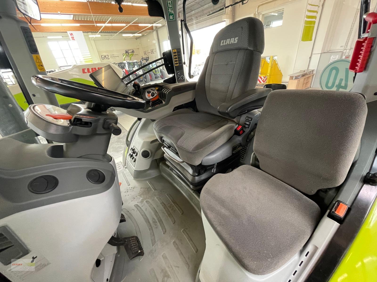 Traktor des Typs CLAAS Axion 870 CMATIC CEBIS, Gebrauchtmaschine in Langenau (Bild 7)