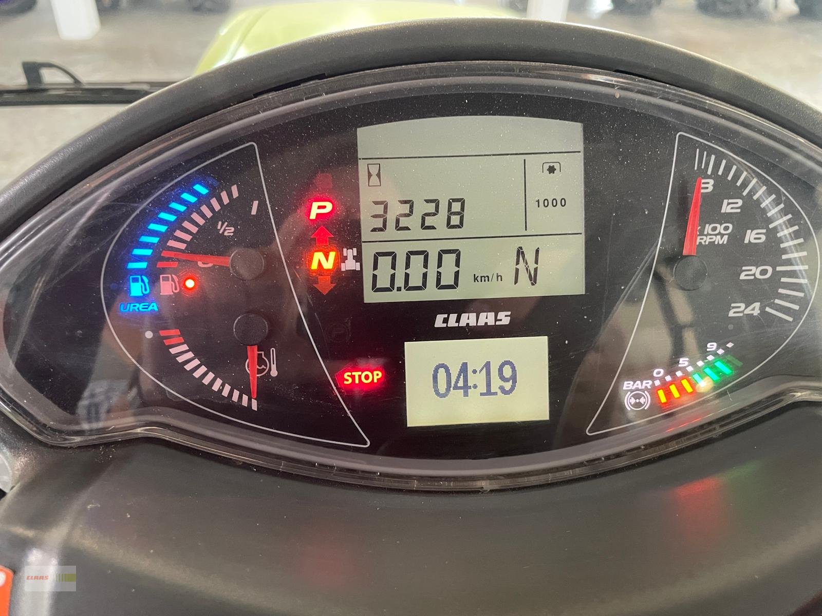 Traktor des Typs CLAAS Axion 870 CMATIC CEBIS, Gebrauchtmaschine in Langenau (Bild 10)