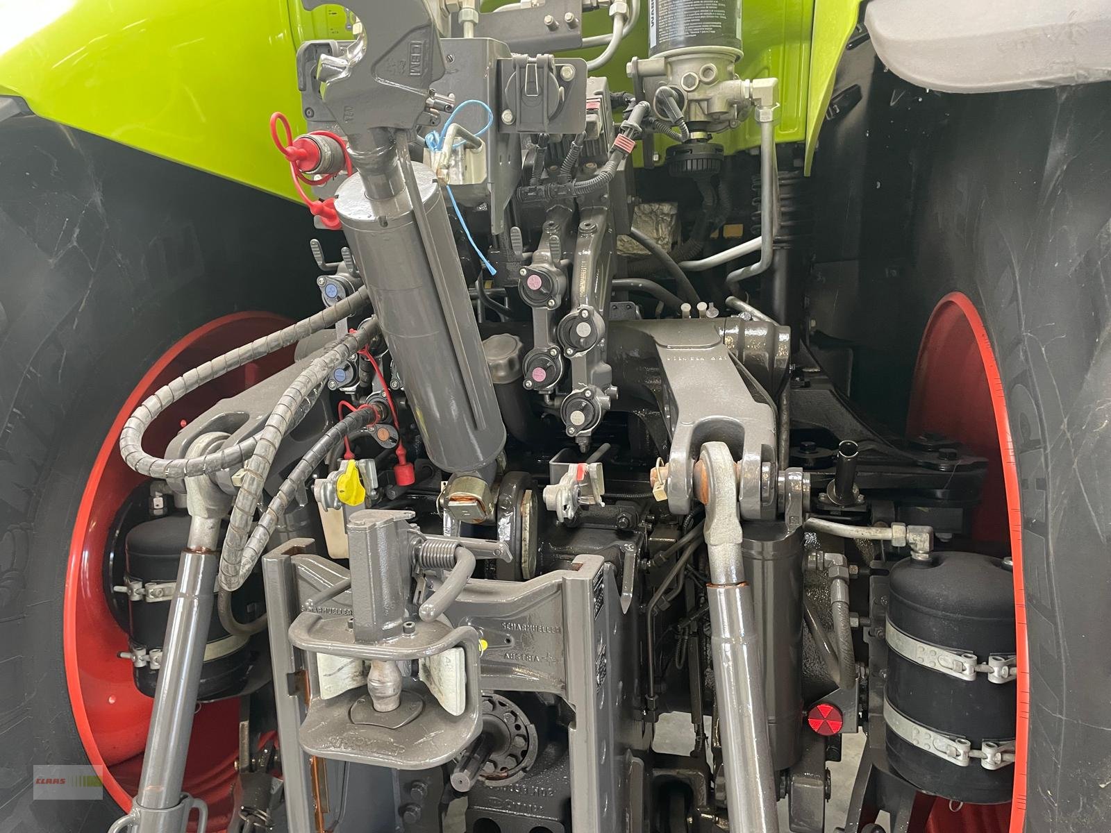 Traktor des Typs CLAAS Axion 870 CMATIC CEBIS, Gebrauchtmaschine in Langenau (Bild 24)