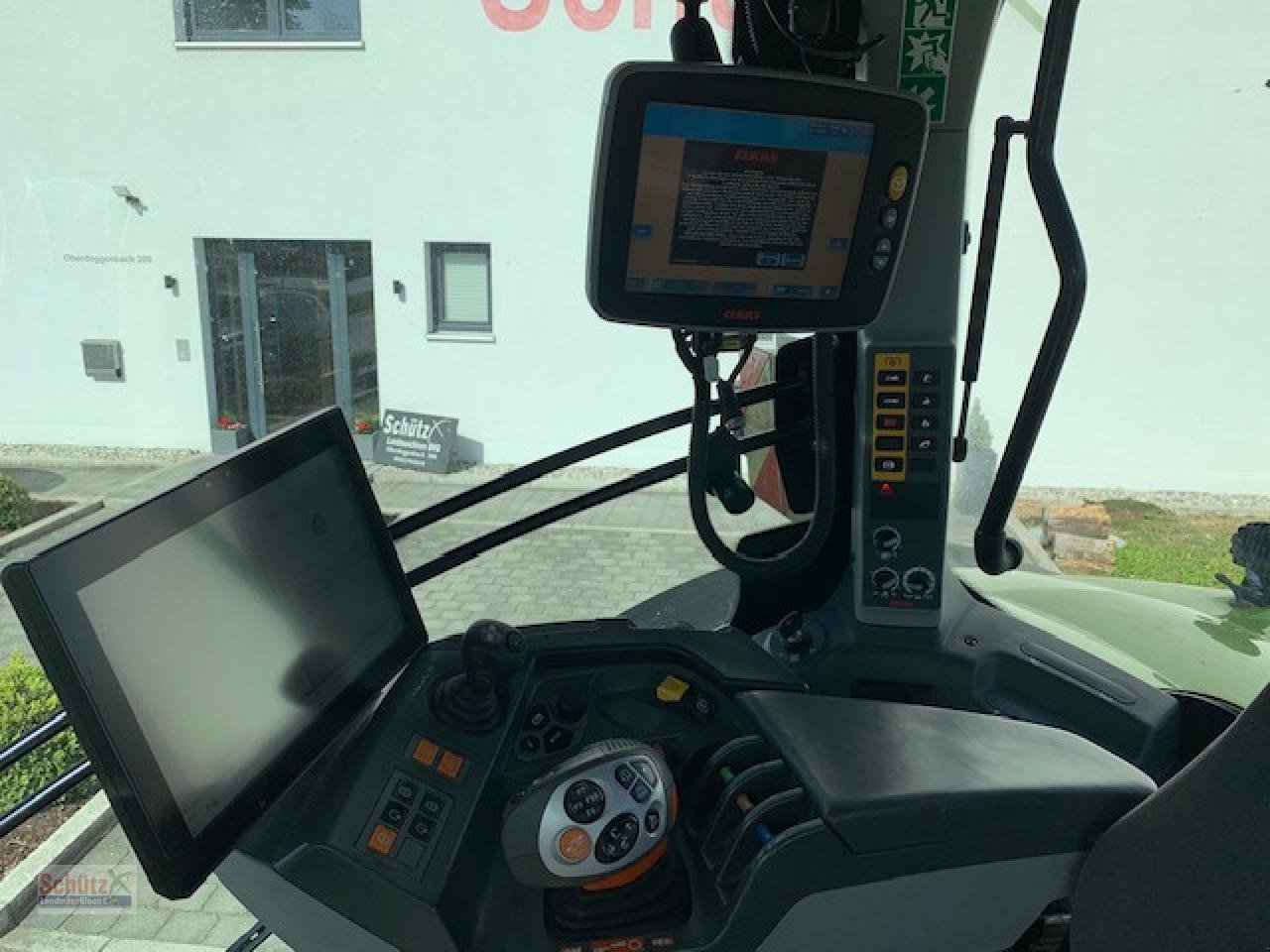 Traktor типа CLAAS Axion 870 CMATIC mit Cebis Touch und GPS S10, Top Zustand, Baujahr 2018, Gebrauchtmaschine в Schierling (Фотография 12)