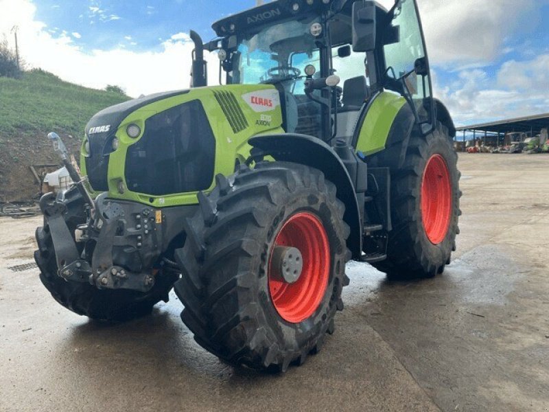 Traktor des Typs CLAAS AXION 870 CMATIC PRIVILEGE, Gebrauchtmaschine in Feurs (Bild 1)