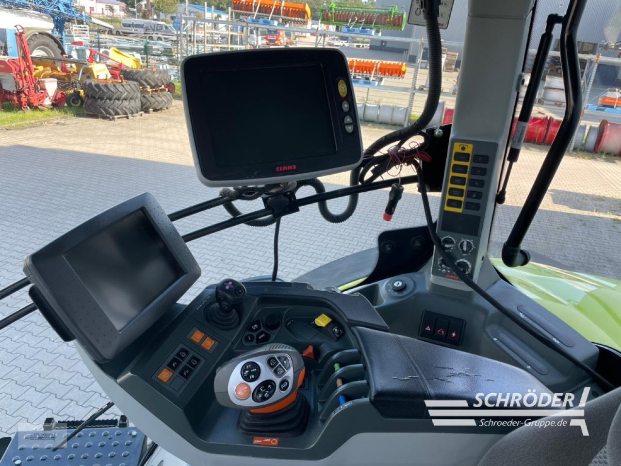 Traktor типа CLAAS AXION 870 CMATIC RTK, Gebrauchtmaschine в Wildeshausen (Фотография 12)