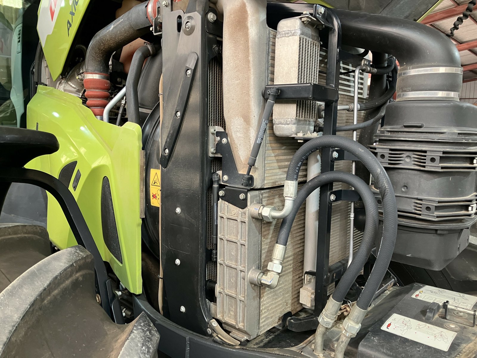 Traktor of the type CLAAS AXION 870 CMATIC S5 SUR MESURE, Gebrauchtmaschine in VAROIS & CHAIGNOT (Picture 7)