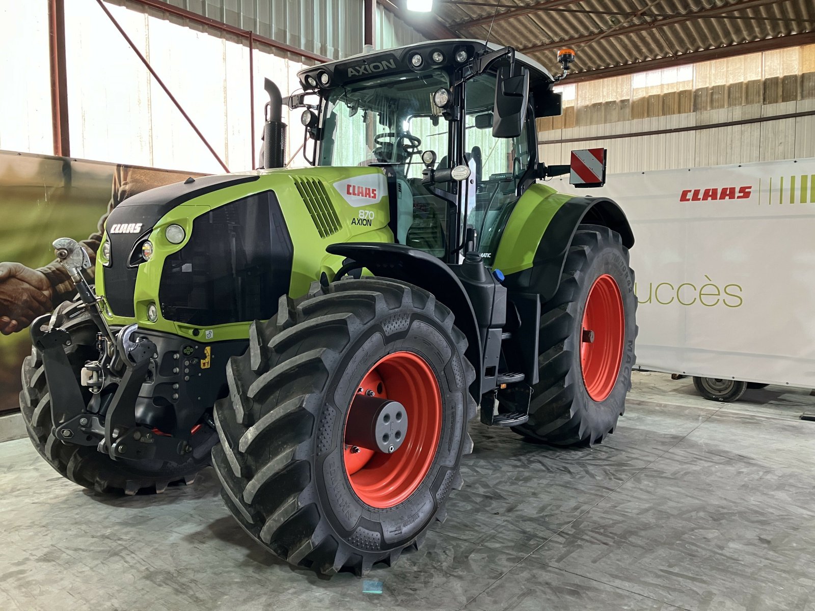 Traktor of the type CLAAS AXION 870 CMATIC S5 SUR MESURE, Gebrauchtmaschine in VAROIS & CHAIGNOT (Picture 2)