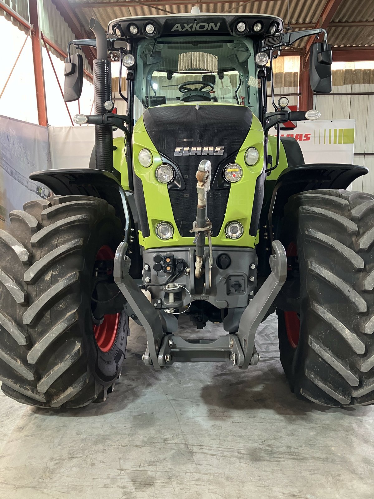 Traktor of the type CLAAS AXION 870 CMATIC S5 SUR MESURE, Gebrauchtmaschine in VAROIS & CHAIGNOT (Picture 3)