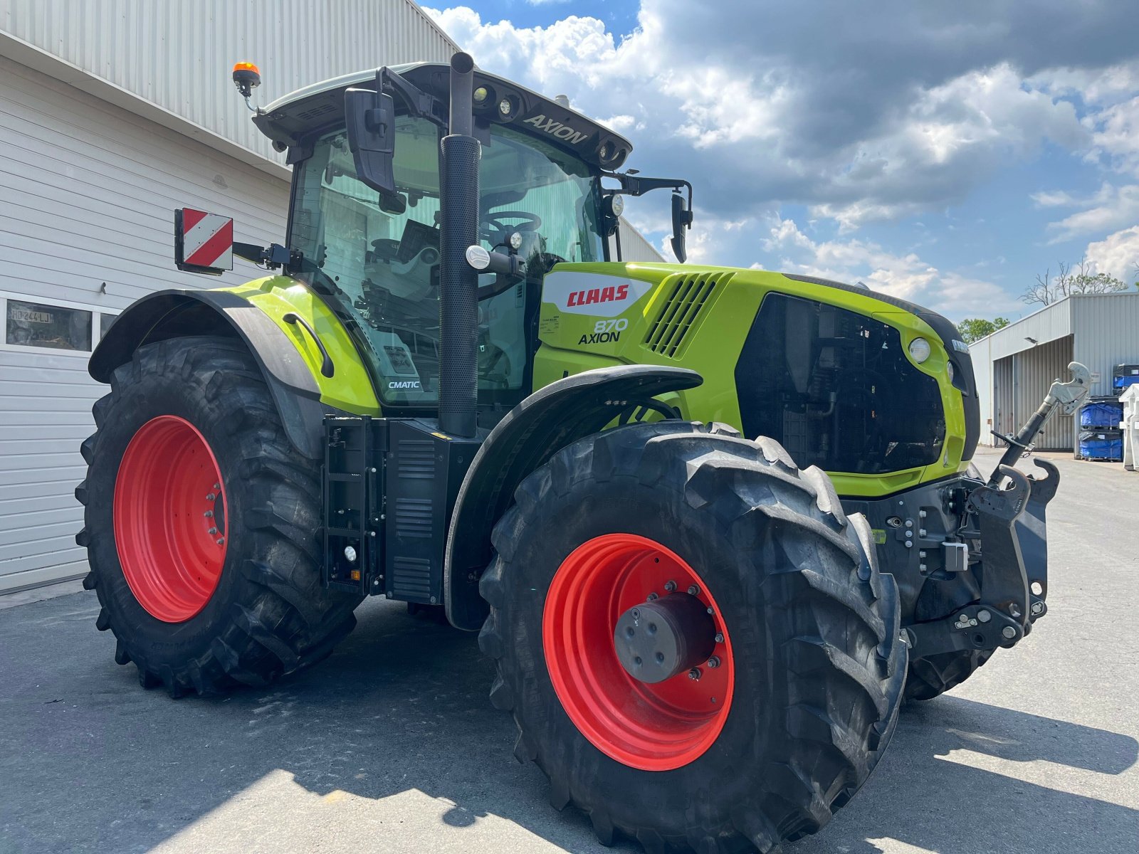 Traktor от тип CLAAS AXION 870 CMATIC S5 TRADITION, Gebrauchtmaschine в Feurs (Снимка 2)