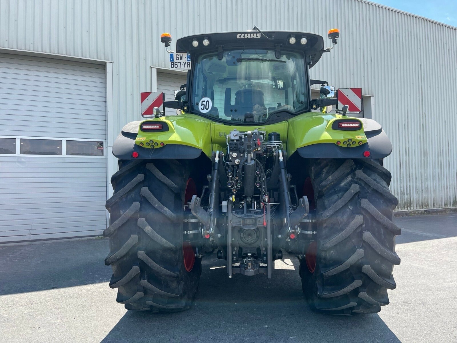Traktor от тип CLAAS AXION 870 CMATIC S5 TRADITION, Gebrauchtmaschine в Feurs (Снимка 6)