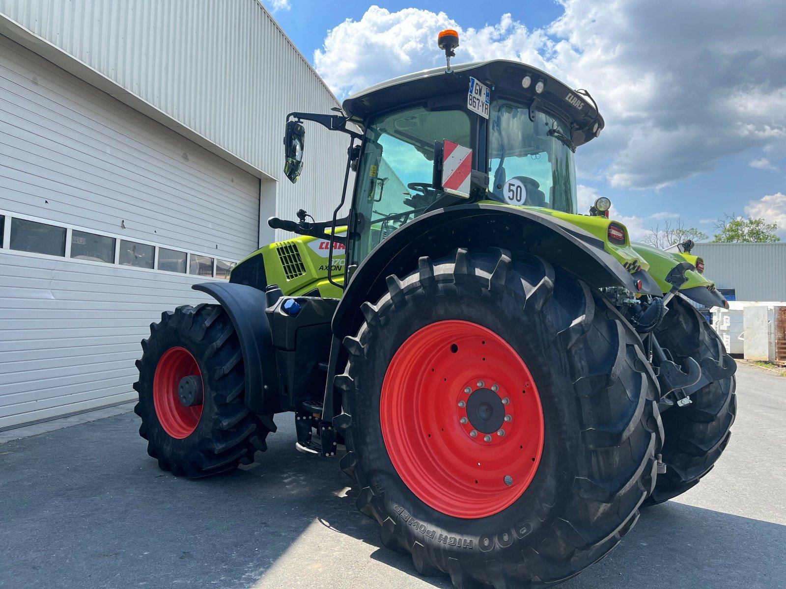 Traktor от тип CLAAS AXION 870 CMATIC S5 TRADITION, Gebrauchtmaschine в Feurs (Снимка 3)