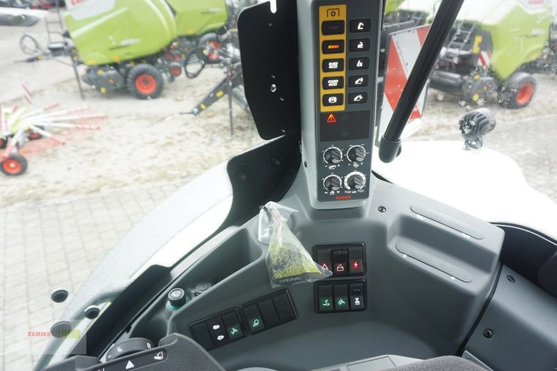 Traktor des Typs CLAAS AXION 870 CMATIC - STAGE V, Neumaschine in Töging am Inn (Bild 6)