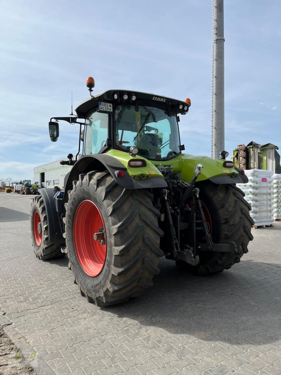 Traktor typu CLAAS Axion 870 CMatic T4f, Gebrauchtmaschine w Schora (Zdjęcie 8)