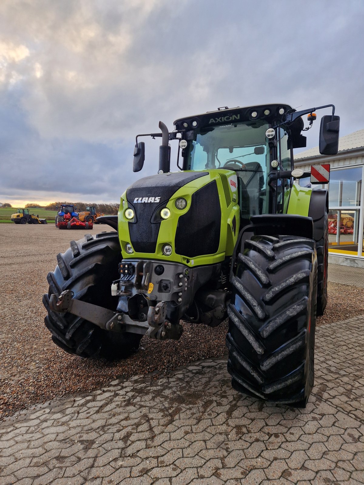 Traktor of the type CLAAS AXION 870 CMATIC, Gebrauchtmaschine in Thisted (Picture 5)
