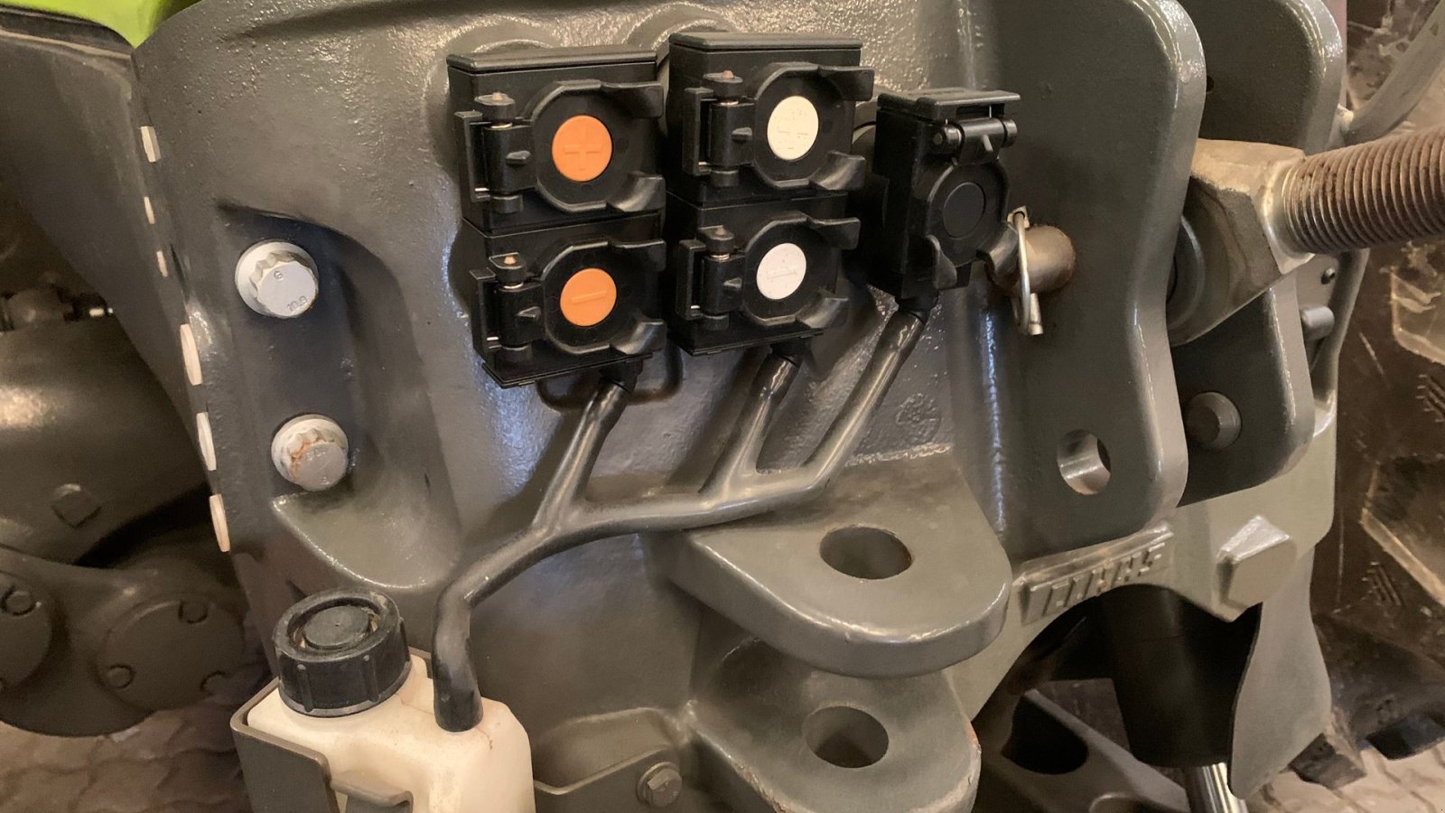 Traktor a típus CLAAS AXION 870 CMATIC, Gebrauchtmaschine ekkor: Tinglev (Kép 8)