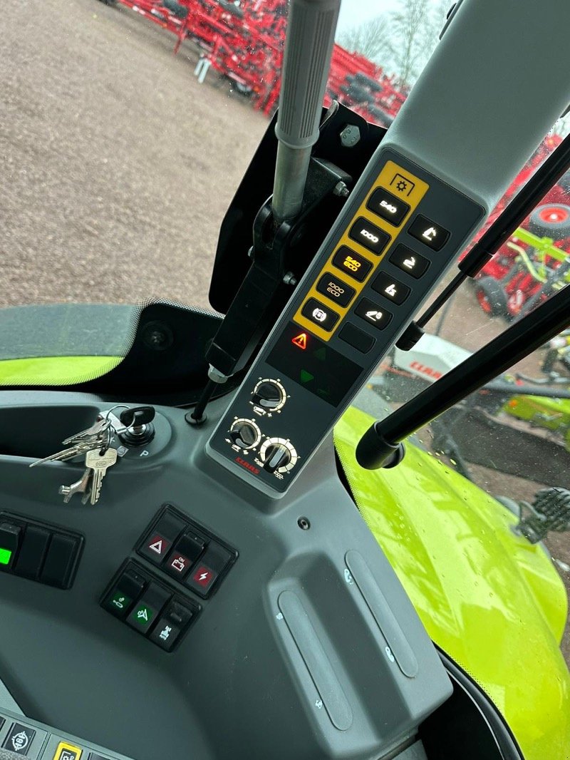 Traktor typu CLAAS Axion 870 CMATIC, Neumaschine w Liebenwalde (Zdjęcie 4)