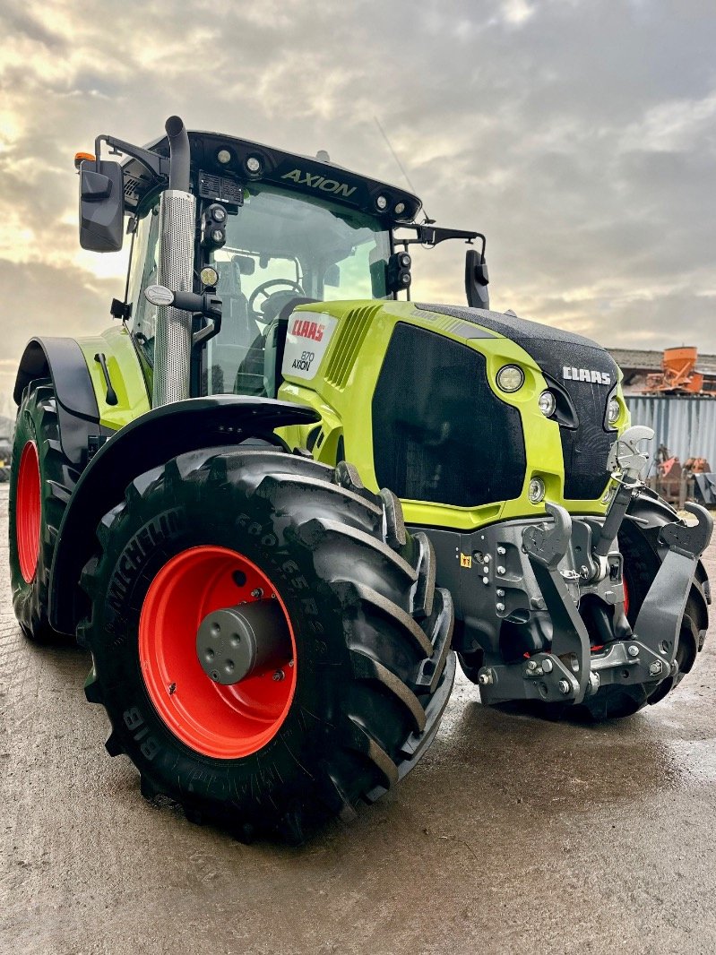 Traktor del tipo CLAAS Axion 870 CMATIC, Gebrauchtmaschine In Liebenwalde (Immagine 2)