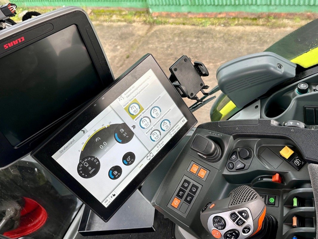 Traktor del tipo CLAAS Axion 870 CMATIC, Gebrauchtmaschine In Liebenwalde (Immagine 12)