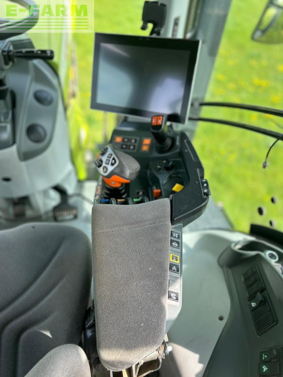 Traktor des Typs CLAAS AXION 870 CMATIC, Gebrauchtmaschine in WALLHAUSEN (Bild 3)