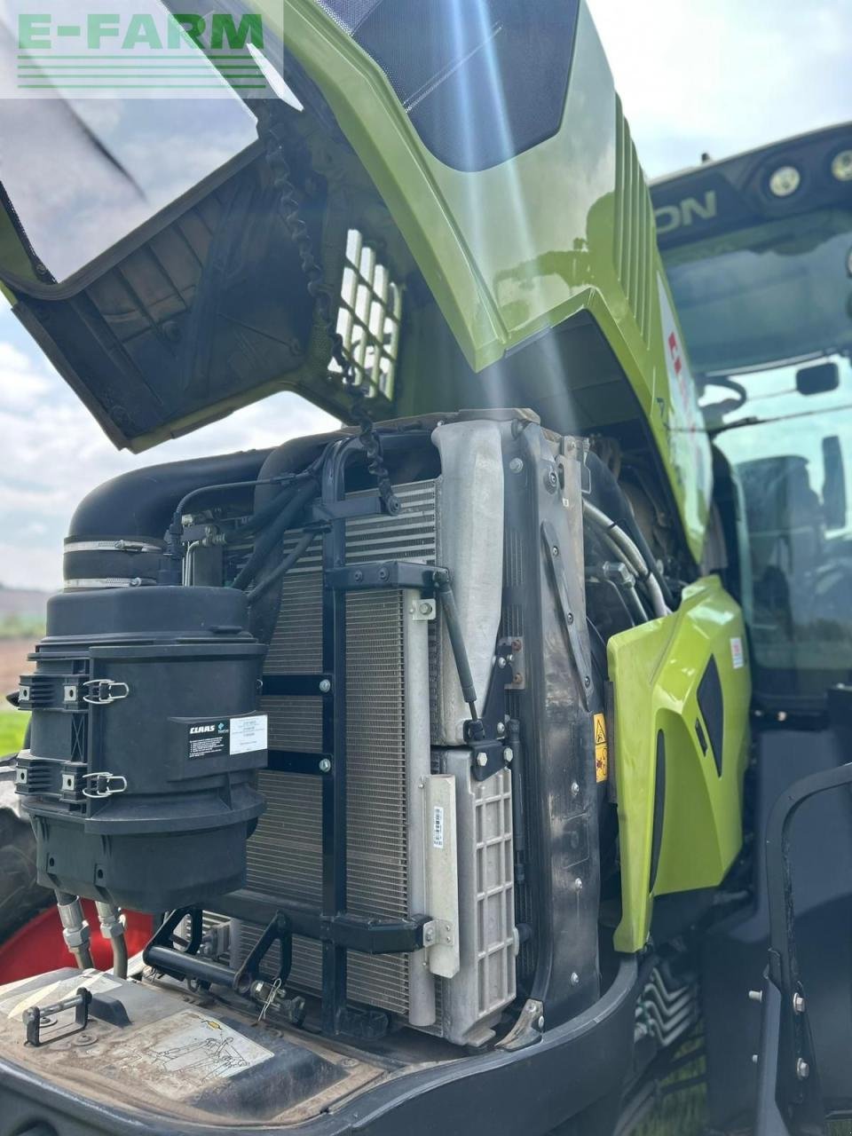 Traktor des Typs CLAAS AXION 870 CMATIC, Gebrauchtmaschine in WALLHAUSEN (Bild 4)