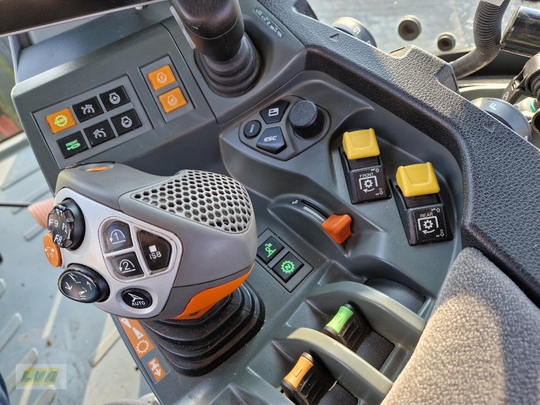 Traktor типа CLAAS Axion 870 CMATIC, Gebrauchtmaschine в Schenkenberg (Фотография 18)