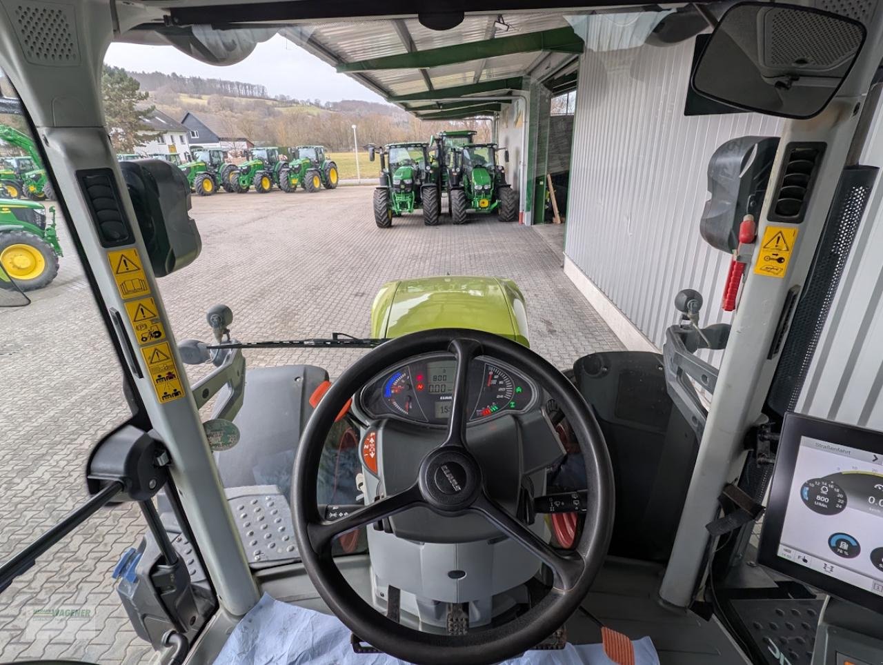 Traktor типа CLAAS Axion 870 Cmatic, Gebrauchtmaschine в Bad Wildungen - Wega (Фотография 4)