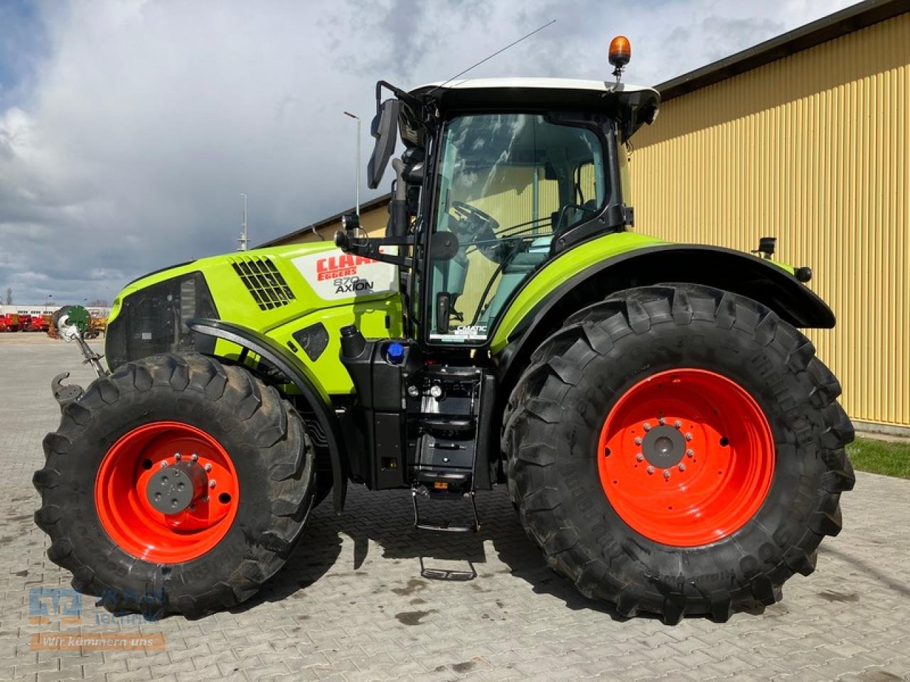 Traktor des Typs CLAAS AXION 870 CMATIK GPS FZW, Gebrauchtmaschine in Osterburg (Bild 2)