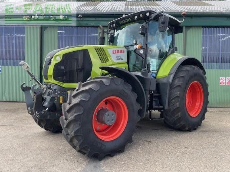 Traktor of the type CLAAS AXION 870, Gebrauchtmaschine in LUTON (Picture 1)