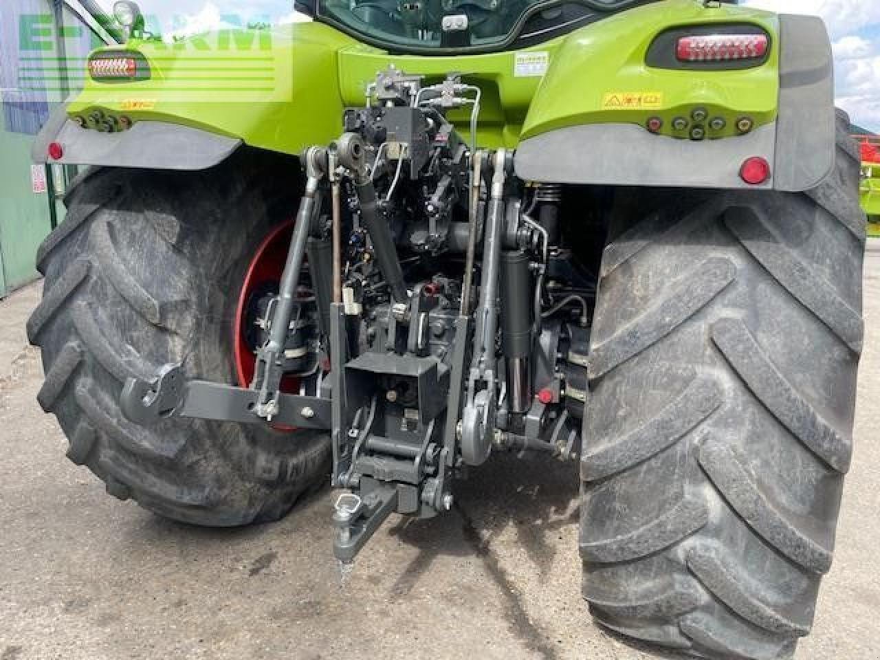 Traktor des Typs CLAAS AXION 870, Gebrauchtmaschine in LUTON (Bild 10)