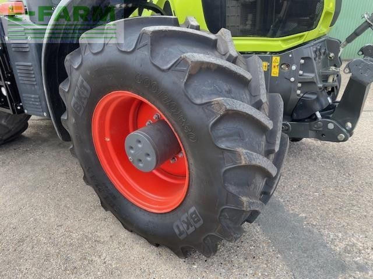 Traktor des Typs CLAAS AXION 870, Gebrauchtmaschine in LUTON (Bild 13)