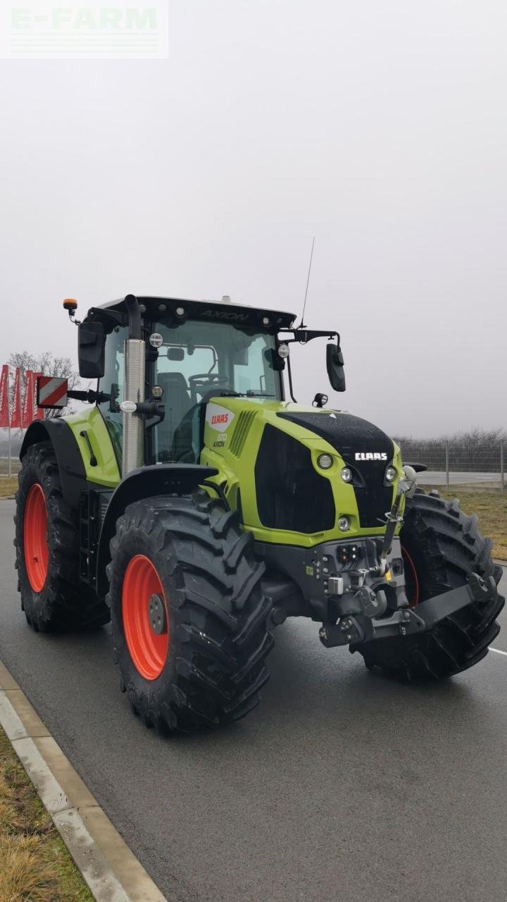 Traktor tip CLAAS Axion 870, Gebrauchtmaschine in KOŠKA (Poză 1)