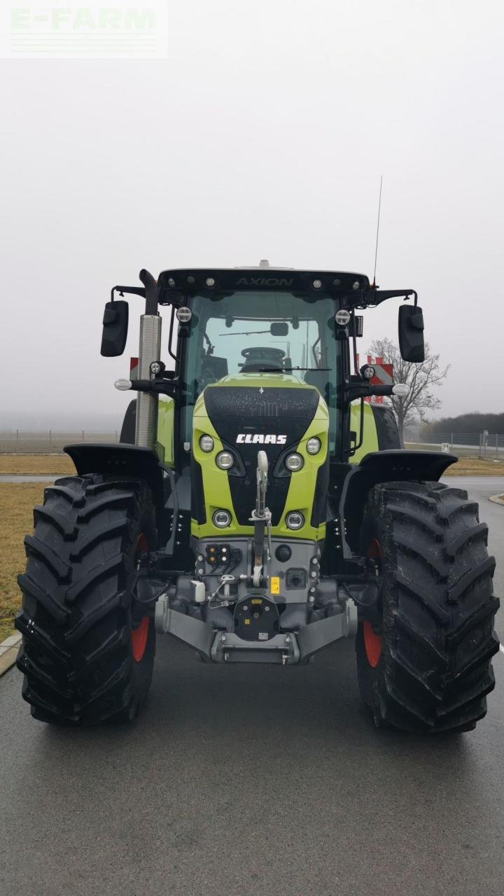 Traktor tip CLAAS Axion 870, Gebrauchtmaschine in KOŠKA (Poză 2)