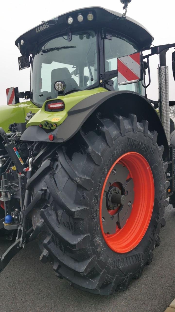 Traktor tip CLAAS Axion 870, Gebrauchtmaschine in KOŠKA (Poză 13)