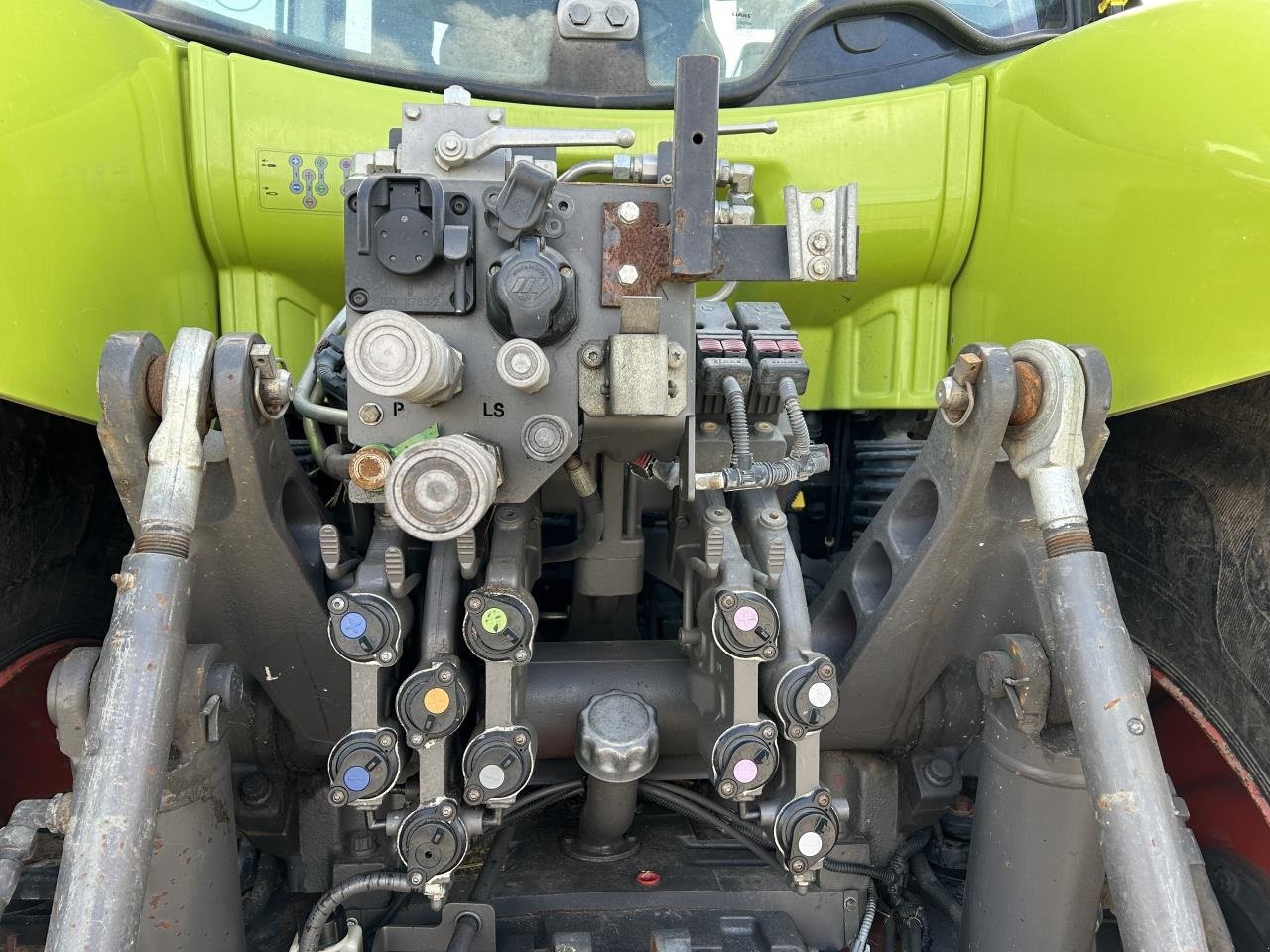 Traktor des Typs CLAAS AXION 870, Gebrauchtmaschine in Bramming (Bild 6)