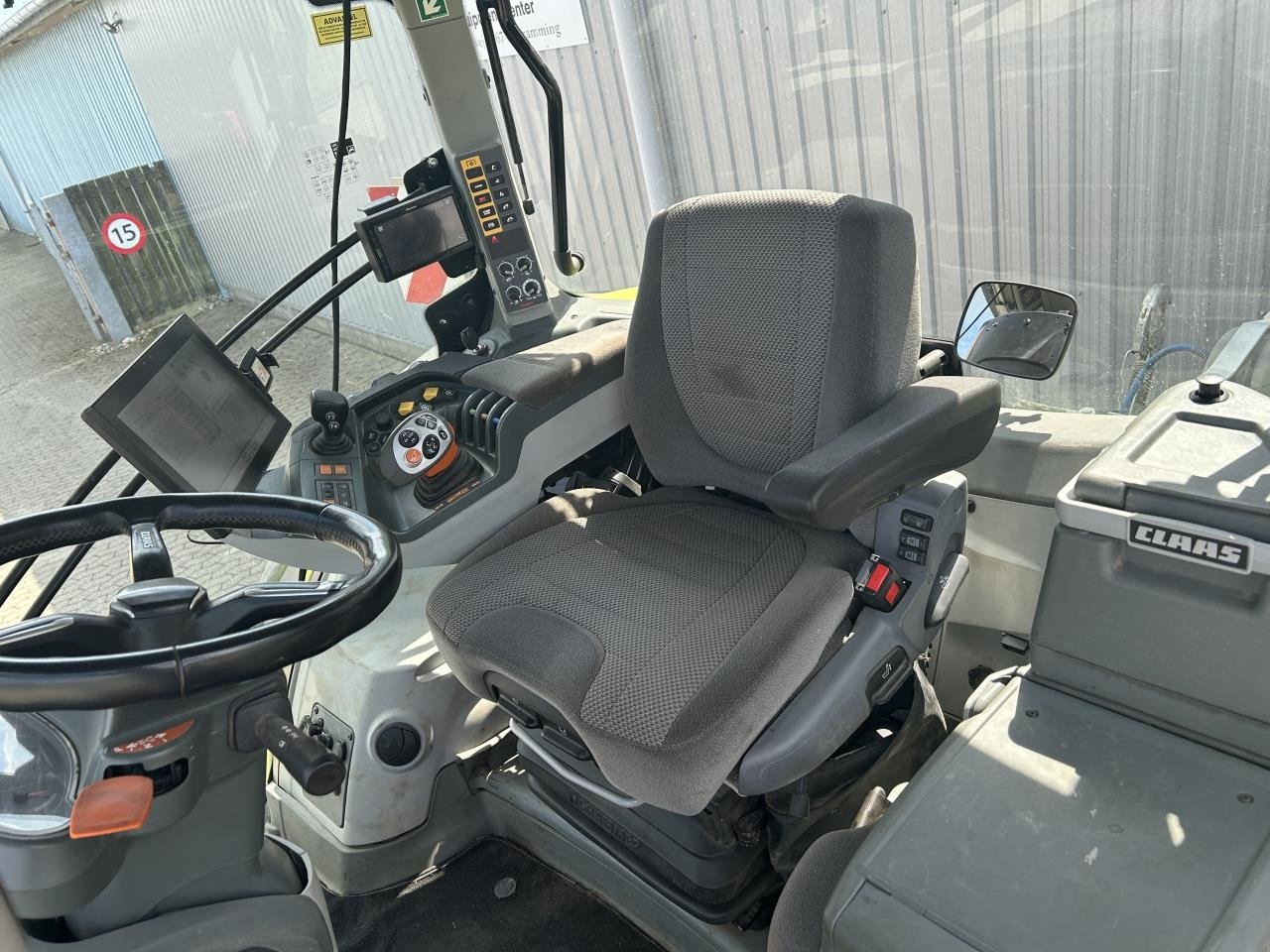 Traktor of the type CLAAS AXION 870, Gebrauchtmaschine in Bramming (Picture 16)