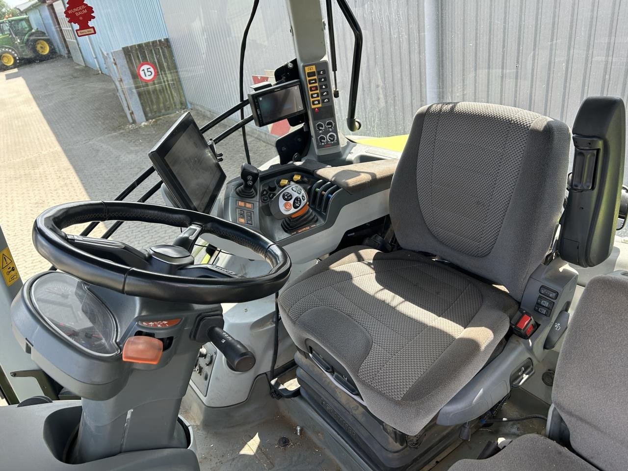 Traktor типа CLAAS AXION 870, Gebrauchtmaschine в Bramming (Фотография 15)