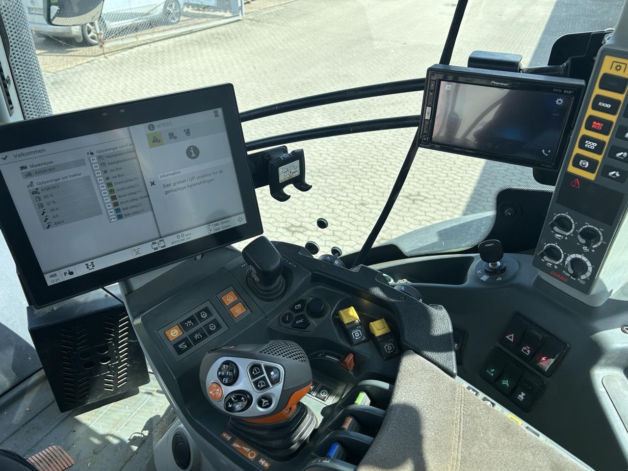 Traktor типа CLAAS AXION 870, Gebrauchtmaschine в Bramming (Фотография 16)