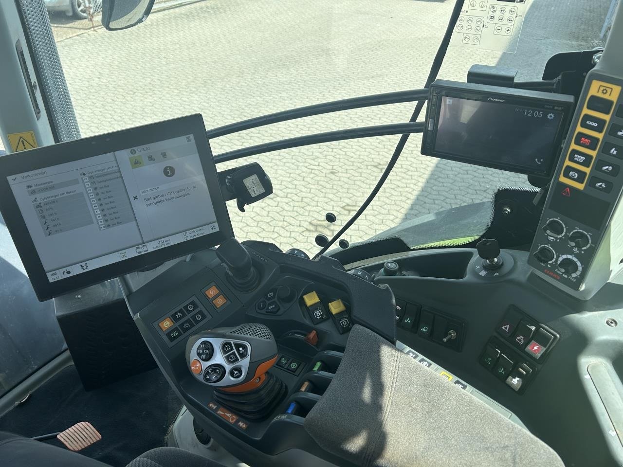 Traktor типа CLAAS AXION 870, Gebrauchtmaschine в Bramming (Фотография 3)