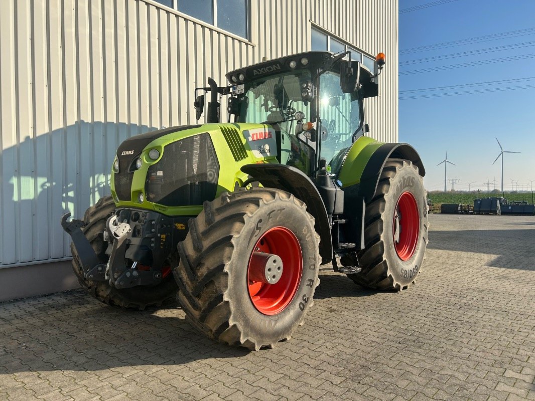 Traktor des Typs CLAAS Axion 870, Gebrauchtmaschine in Nauen (Bild 1)