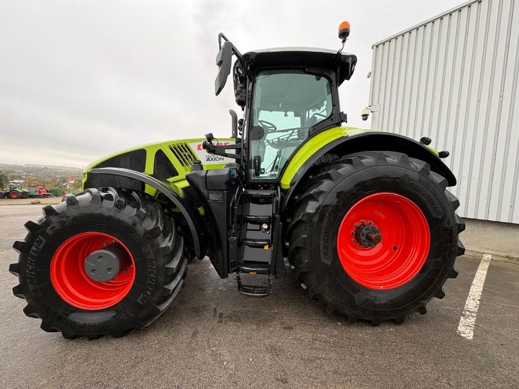Traktor типа CLAAS AXION 920 CEBIS, Gebrauchtmaschine в SALEUX (Фотография 4)