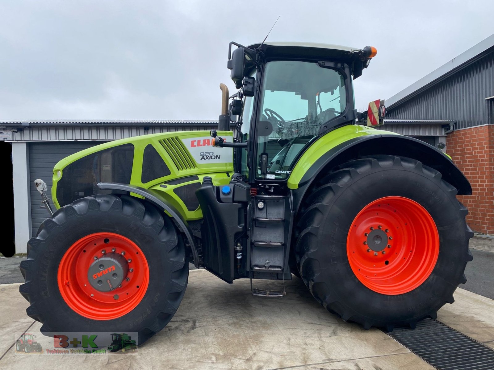 Traktor des Typs CLAAS Axion 920 CMATIC CEBIS, Gebrauchtmaschine in Kettenkamp (Bild 2)