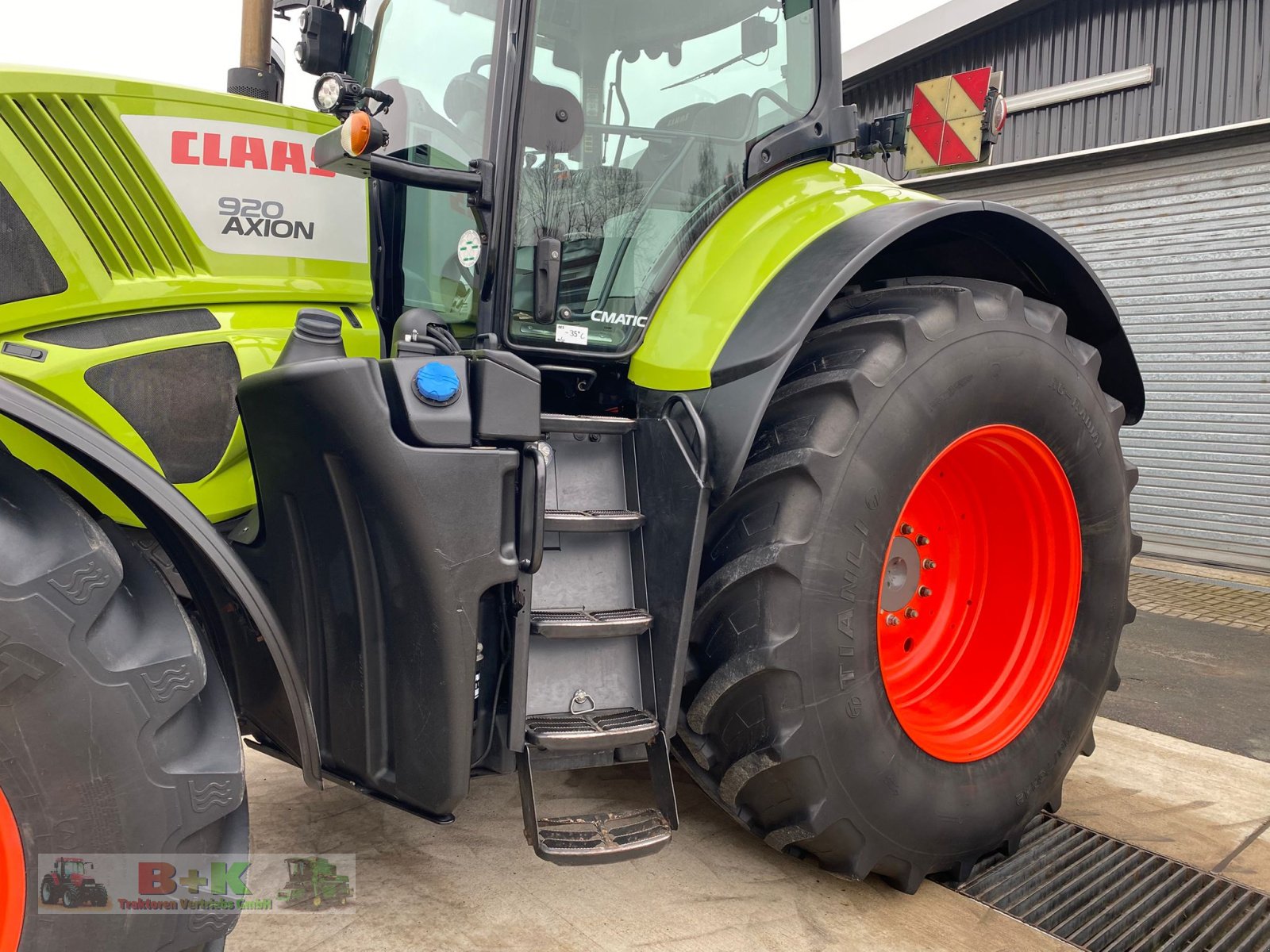 Traktor des Typs CLAAS Axion 920 CMATIC CEBIS, Gebrauchtmaschine in Kettenkamp (Bild 3)
