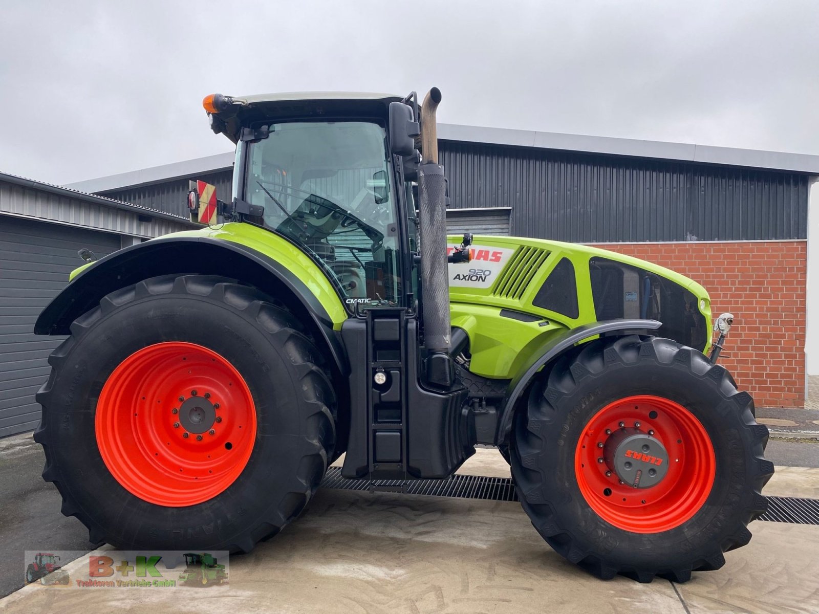 Traktor des Typs CLAAS Axion 920 CMATIC CEBIS, Gebrauchtmaschine in Kettenkamp (Bild 5)