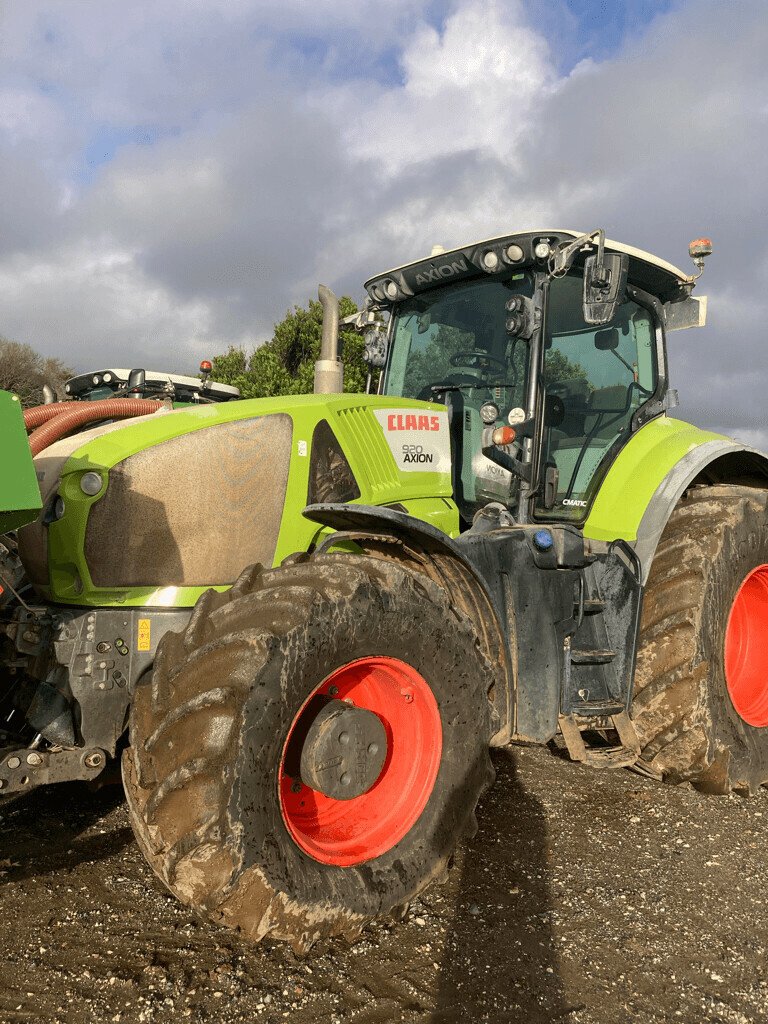 Traktor des Typs CLAAS AXION 920 CMATIC GPS S10, Gebrauchtmaschine in PONTIVY (Bild 1)