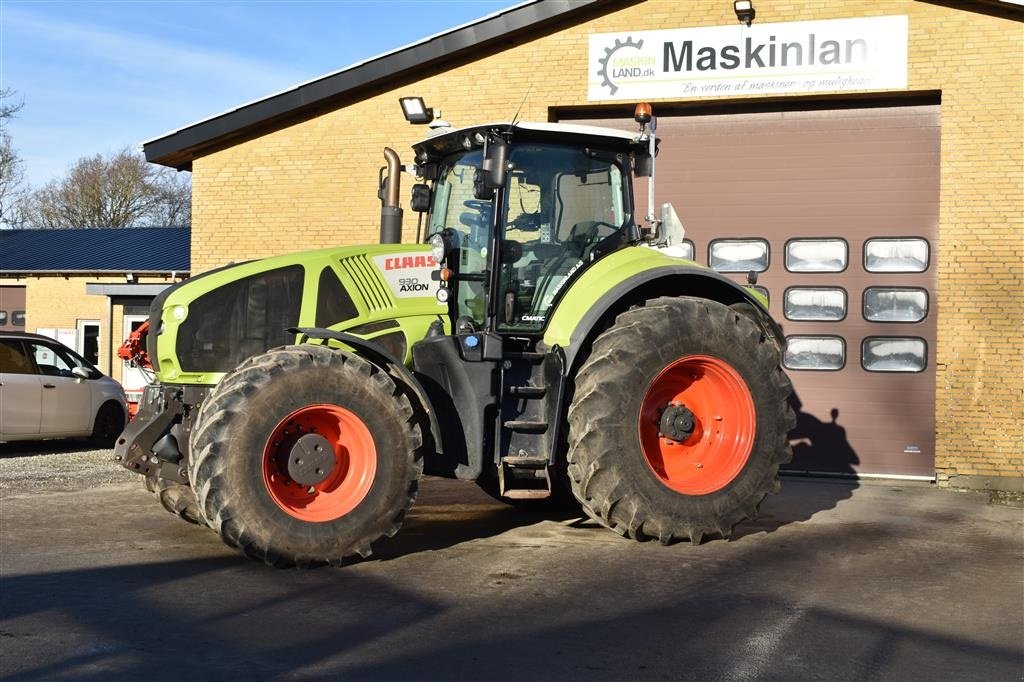 Traktor of the type CLAAS AXION 920 CMATIC, Gebrauchtmaschine in Grindsted (Picture 2)
