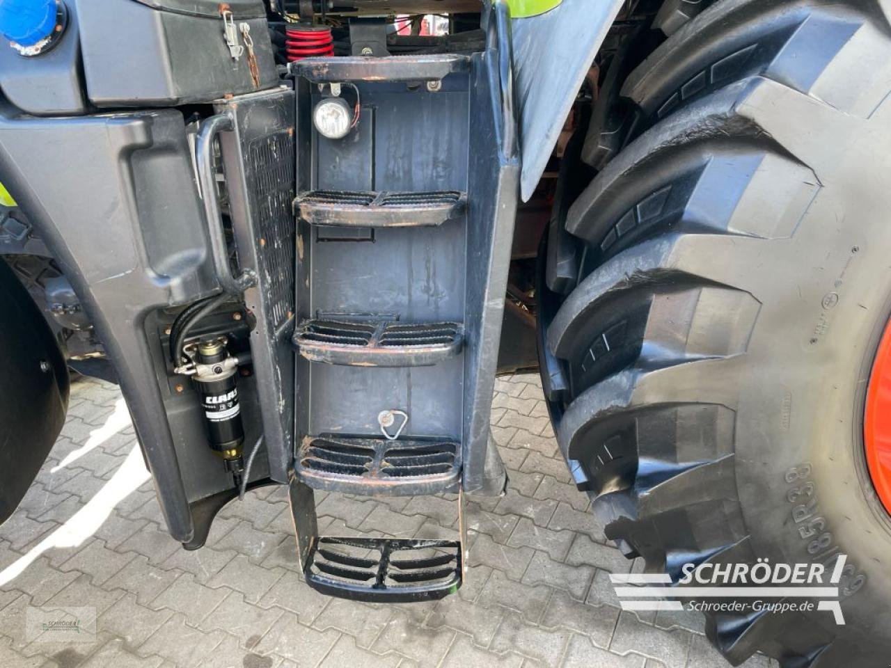 Traktor des Typs CLAAS AXION 920 CMATIC, Gebrauchtmaschine in Wildeshausen (Bild 14)