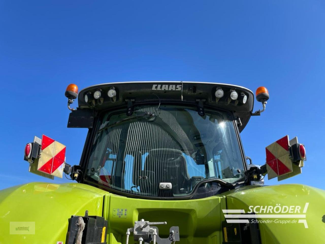 Traktor des Typs CLAAS AXION 920 CMATIC, Gebrauchtmaschine in Wildeshausen (Bild 15)